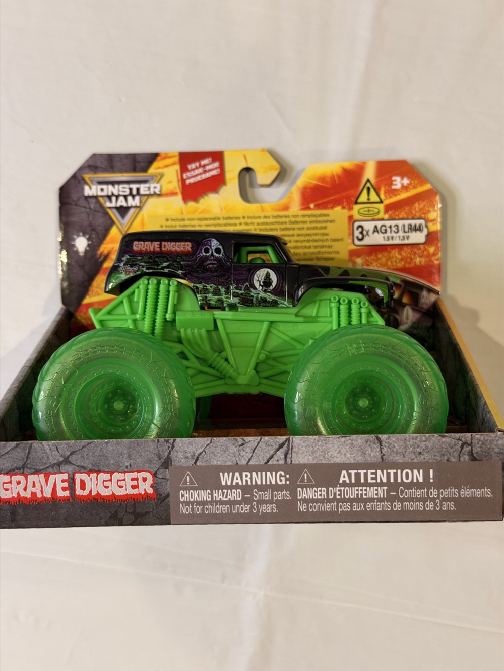 Monster Jam Grave Digger Monster Truck Green Wheels Lights & Sounds Spin Master